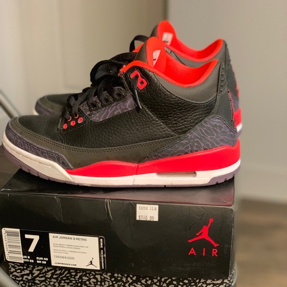 Crimson 3s size 7y - Picture 1 of 3